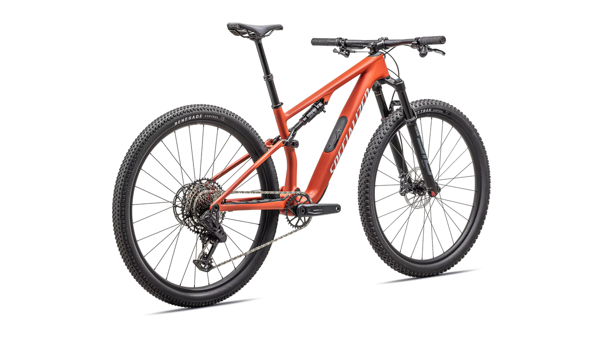 Epic 8 Comp – hinten schräg
