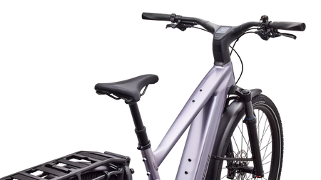 Turbo Vado 3 5.0 Gloss Amethyst Frost Metallic / Bordeaux Metallic – Cockpit aus Fahrerperspektive