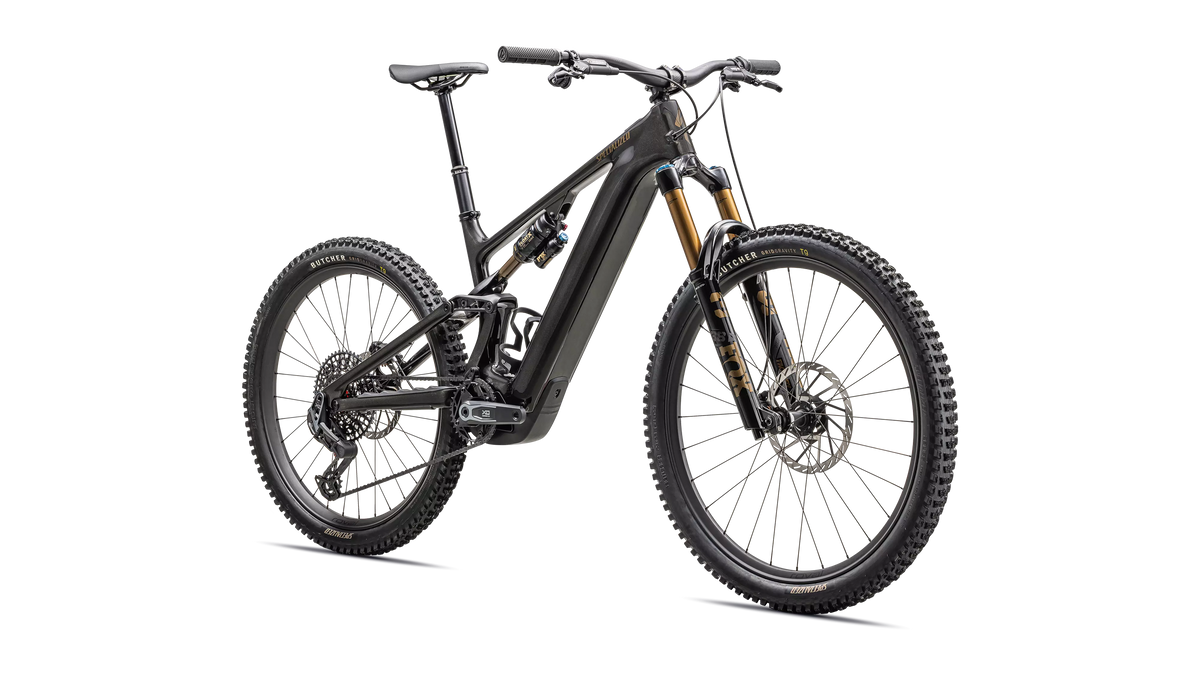Turbo Levo 4 Pro Gloss Metallic Obsidian / Burnt Gold Metallic – Front-Dreiviertelansicht