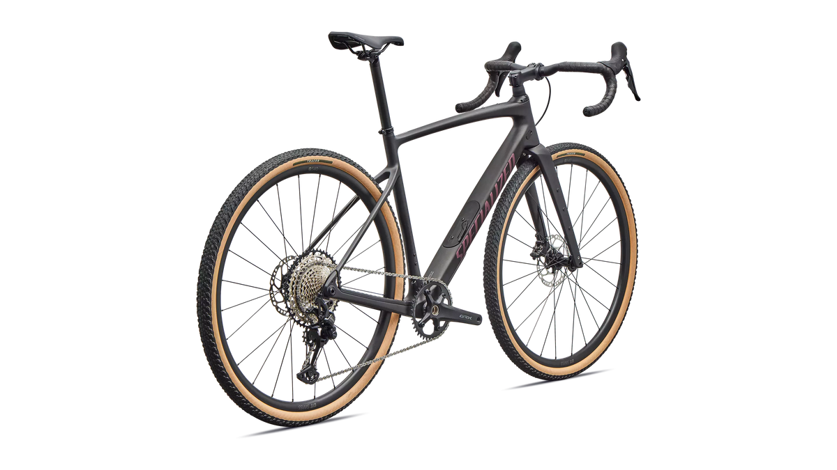 Diverge 4 Sport Carbon Obsidian Metallic – hinten schräg